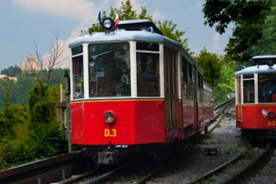 Torino – Nuovi sconti e agevolazioni per salire sulla Tranvia Sassi- Superga, un patrimonio unico della città
