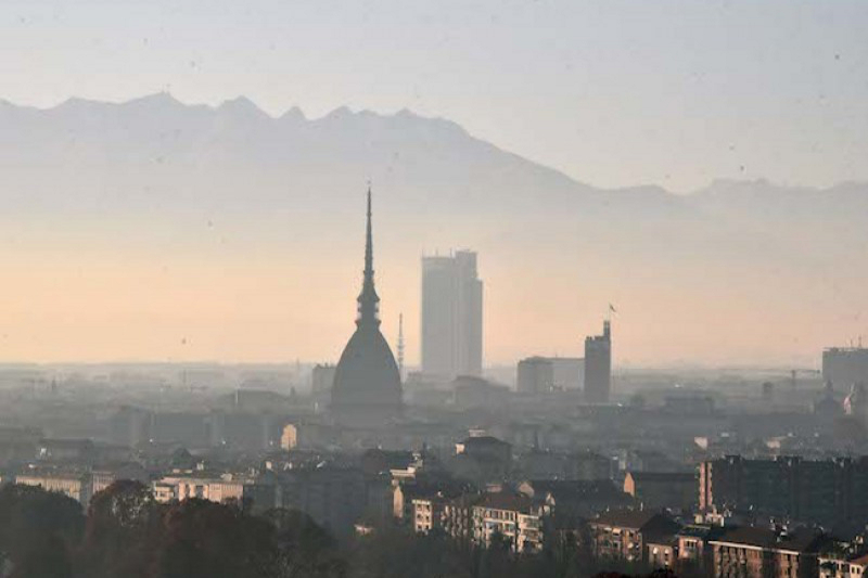 A Torino lo smog toglie 2 anni di vita – I dati allarmanti