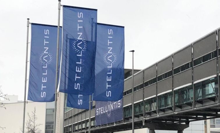 Torino – Stellantis, crisi senza fine. Ammortizzatori sociali a raffica: a Mirafiori 2300 lavoratori in in solidarietà