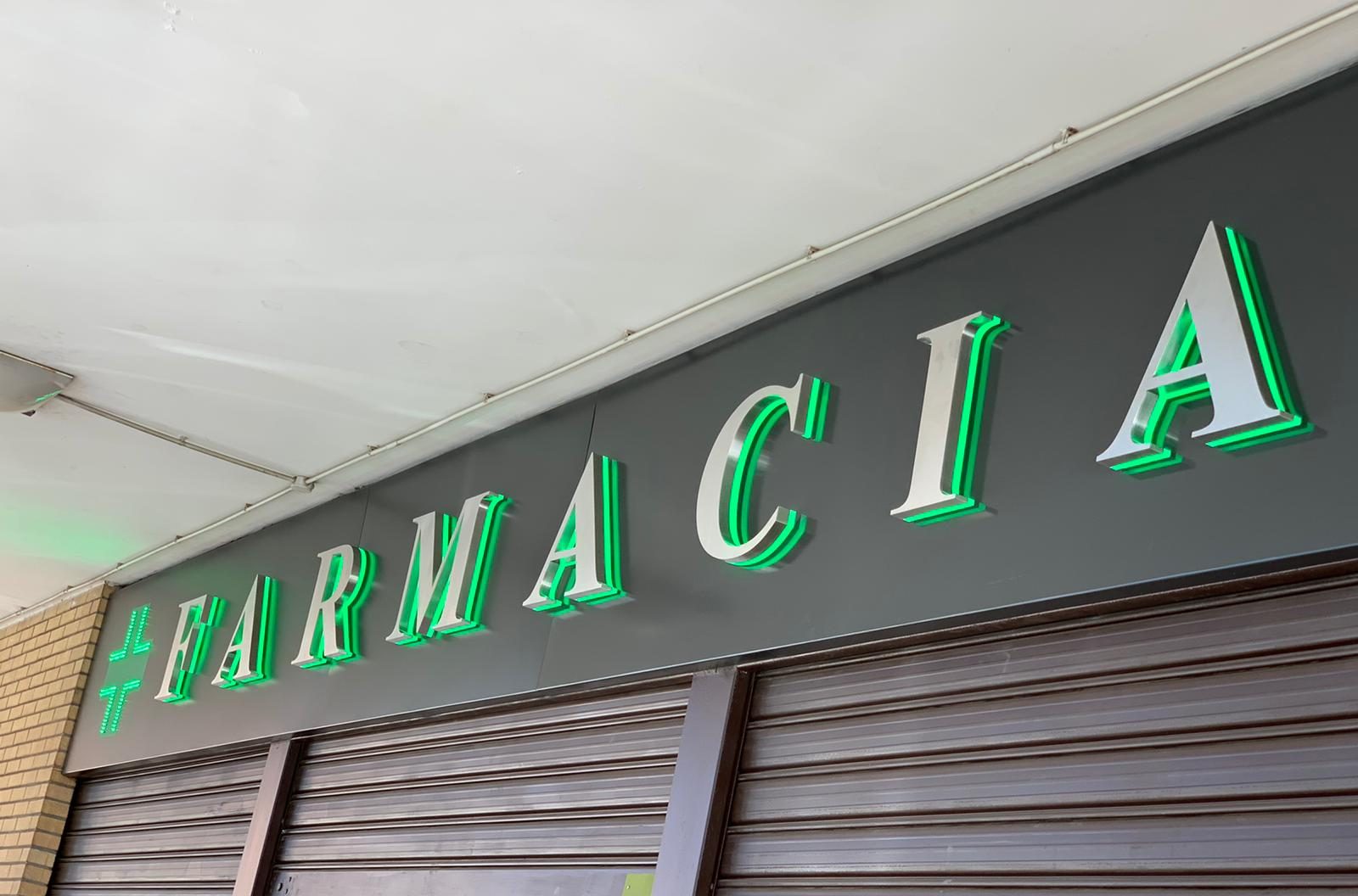 Roma, entra in farmacia per un test: salvata da un infarto in corso