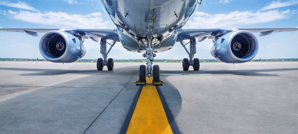 Milano – Terribile incidente all’aeroporto di Orio al Serio: entra in pista e viene risucchiato dal motore di un aereo. Muore una persona