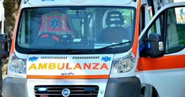 Milano – Tremendo incidente in viale Fermi, scontro frontale fra auto