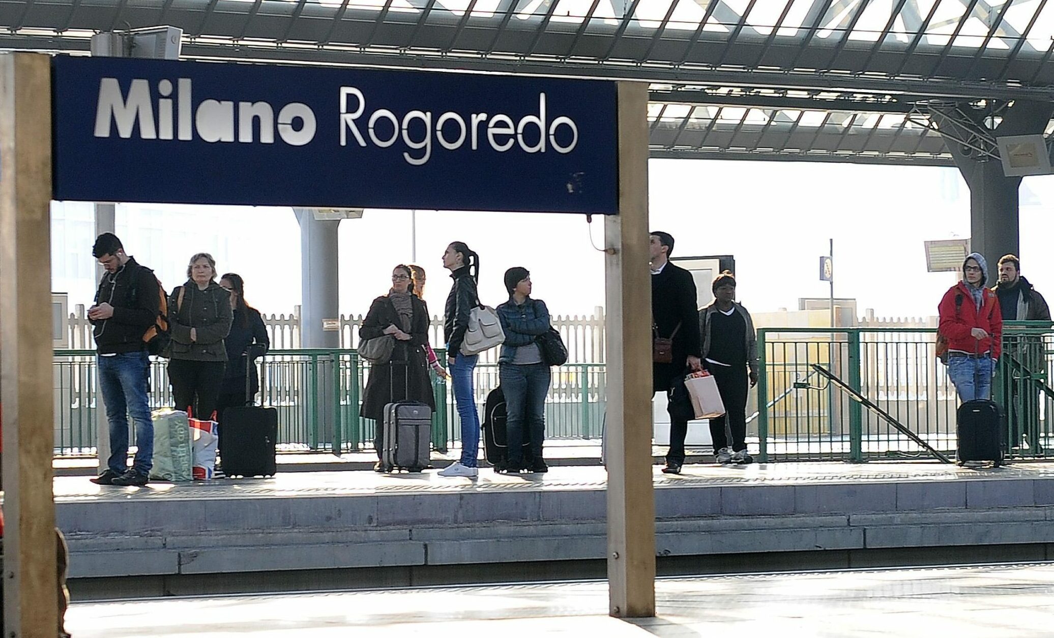 Milano – Uomo travolto e ucciso da un treno a Rogoredo: il dramma