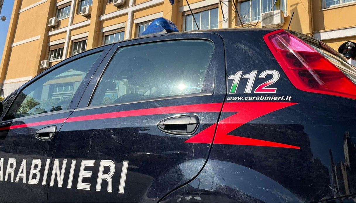 Milano – 18enne accoltellato fuori dalla scuola: è gravissimo