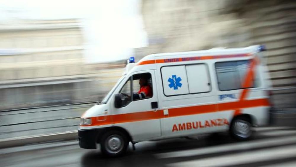Lombardia – Avventura a lieto fine: parto in strada, operatore salva la mamma e il bambino