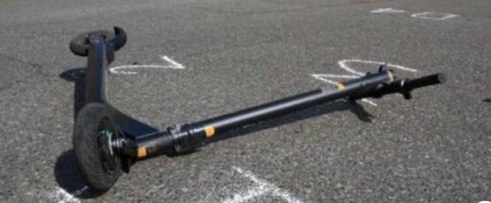 Milano- Ragazzo cade dal monopattino in zona Porta Genova: è gravissimo