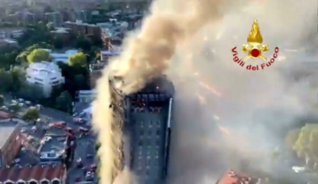 Milano – Maxi rogo della Torre dei Moro, il pm chiede 12 condanne. Pene fino a 8 anni