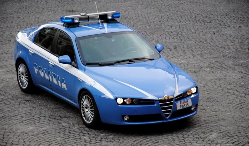 Milano – Violenta rapina in pieno centro. Gettano a terra un 57enne e gli strappano l’orologio da 150mila euro