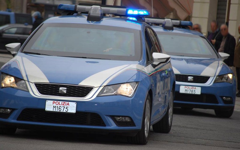 Mistero a Milano – Donna sui 40 anni trovata morta in auto, vicino a Scalo Farini. Le indagini