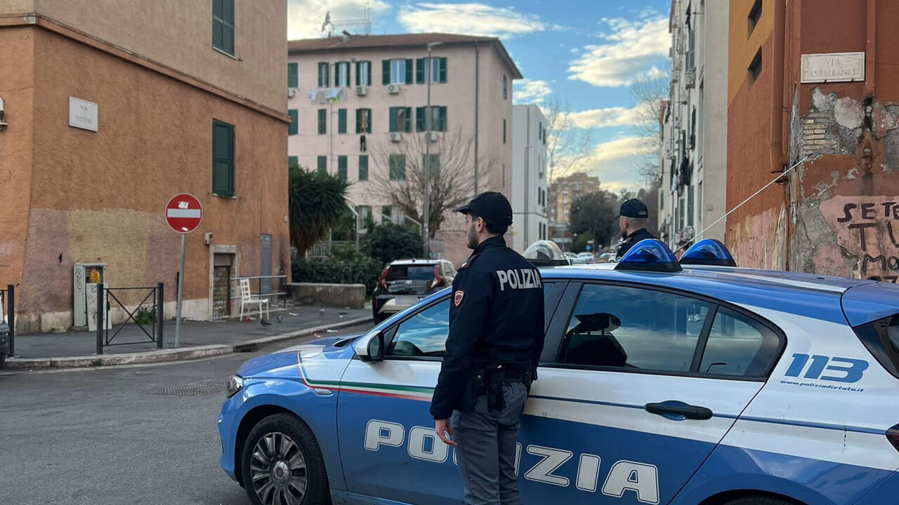 Roma, rivolta al Quarticciolo contro la polizia che arrestava un pusher