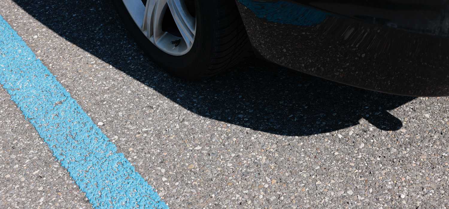 Roma, parcheggia sulle strisce bianche e le ritrova blu. E con la multa