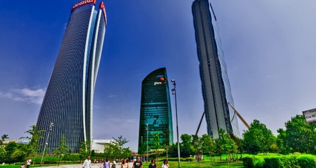 Milano – A City Life i negozi resteranno aperti fino a tardi nel week end. Orario ampliato (e subito forti sconti). Le novità