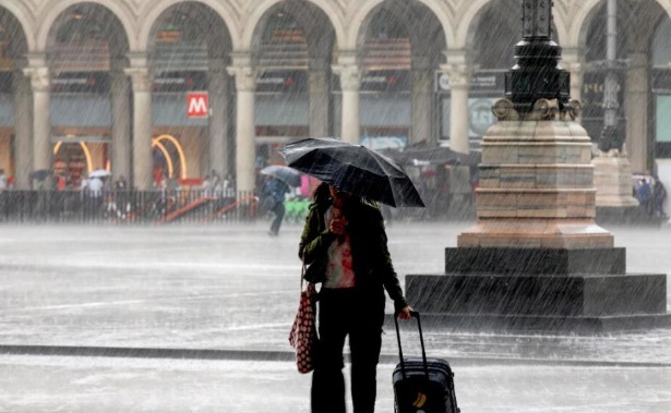 A Milano arriva un vortice di freddo improvviso: temperature intorno ai 10 gradi. Le previsioni