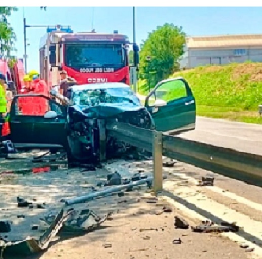 Dramma in Lombardia – Per un malore da caldo esce di strada con l’auto: donna muore a 30 anni