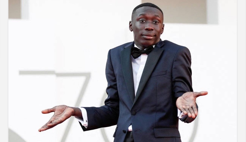 “Khaby Lame vende la sua società per un miliardo di dollari”. Pronto il suo gemello virtuale creato con l’Intelligenza Artificiale. Chiusa la mega operazione