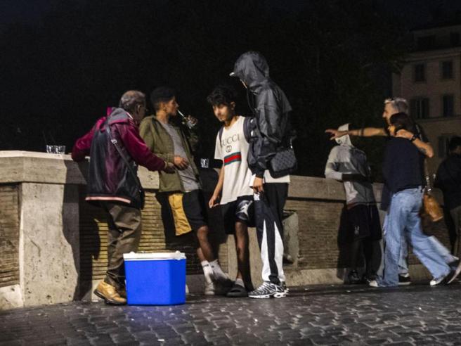 Stretta contro la malamovida a Roma: 5 arresti per spaccio di droga