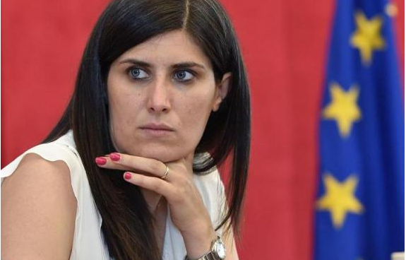Appendino: “Giorgia Meloni ha messo due cappi al collo degli italiani, così condanna le nuove generazioni”
