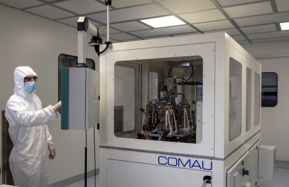 Torino – Comau apre un nuovo laboratorio per le batterie: maxi investimento e una dry room a -50 gradi. Il progetto