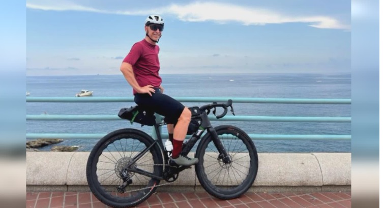 Milano – Linus in bicicletta da Milano fino a Genova, per un pezzo di focaccia: “Avevo fame”