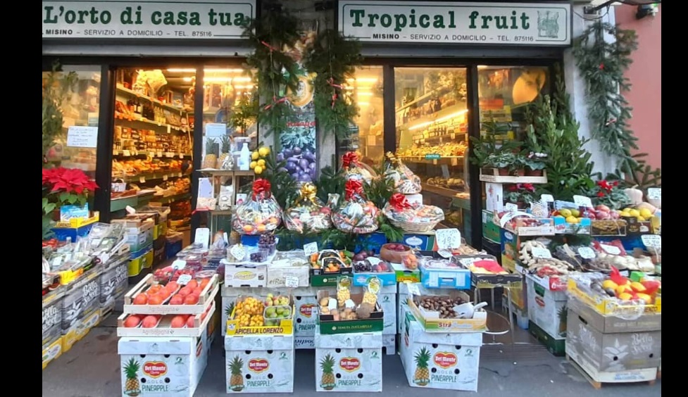 Milano – Chiude lo storico fruttivendolo di via Ponte Vetero, aperto 60 anni fa. Addio ad un pezzo di storia della città