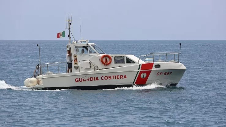 Tarquinia: si tuffa per salvare moglie e figli, ma muore annegato