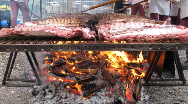 Nel Torinese parte la ‘Sagra della Costina’ – 4 giorni di ottimo cibo e musica: l’evento