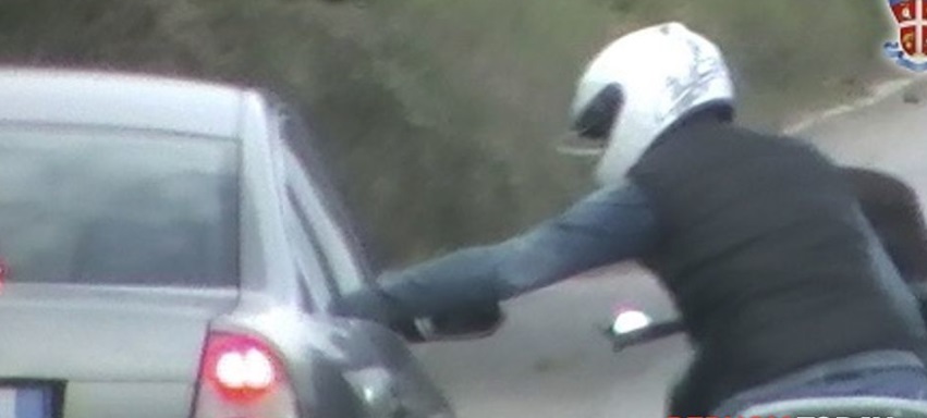 Milano – Spacciava droga in moto: la Polizia arresta un giovane magrebino, aveva oltre 10 kg di cocaina
