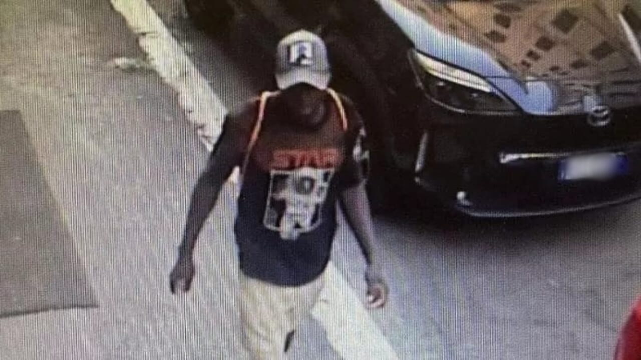 Violenze a Roma, trovati i vestiti che inchiodano lo stupratore gambiano