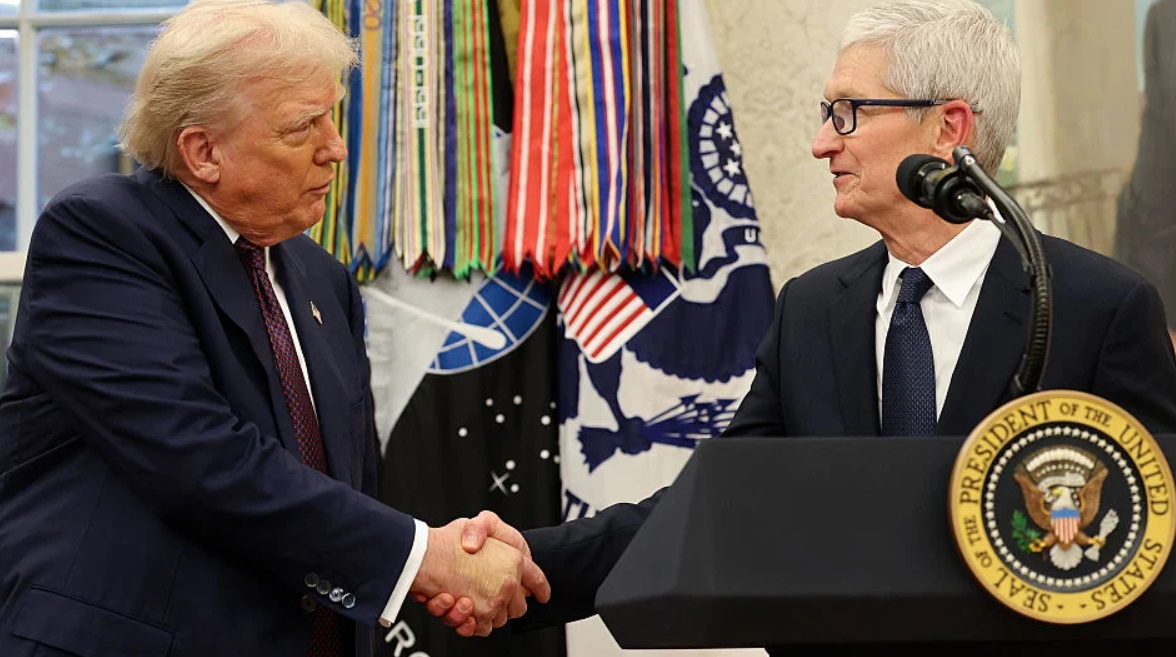 Apple accontenta Trump – Arriva un altro mega investimento da 100 miliardi negli Stati Uniti