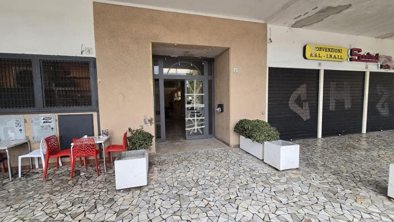 Ostia, esplode una bomba carta nella notte: nessun ferito