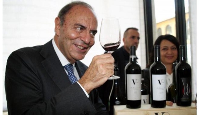 Bruno Vespa, la sua società di vino è in rosso – Persi 400mila euro in un anno