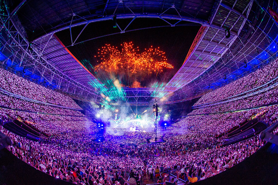 Roma, 50enne vendeva biglietti esclusivi per i concerti, ma era una truffa