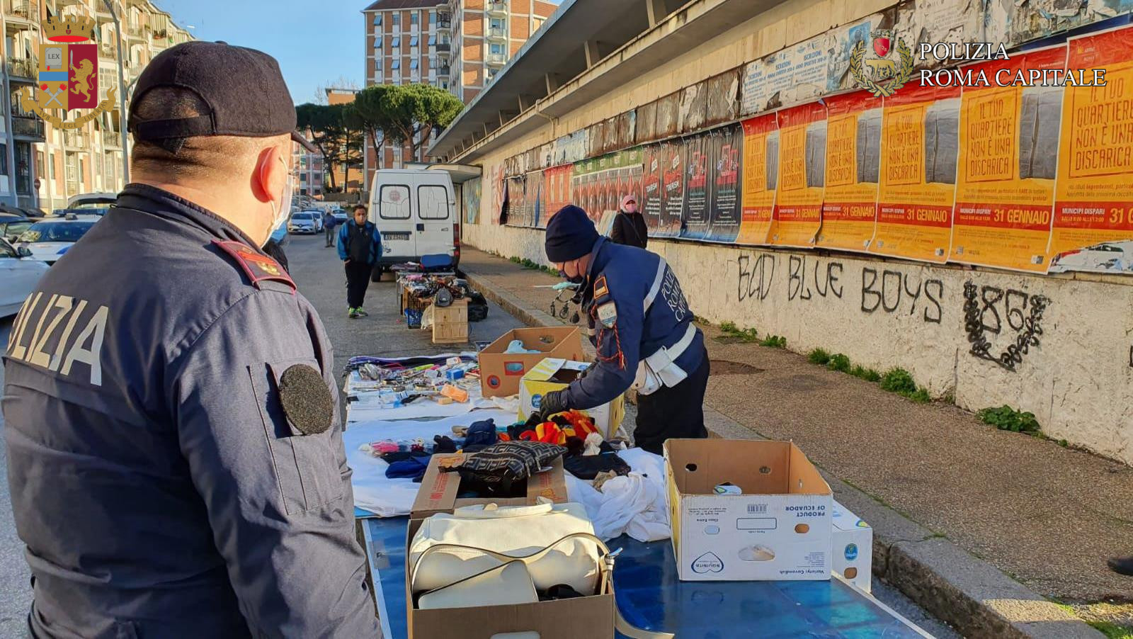 Roma, operazione anti-abusivi in centro: 30 irregolari denunciati