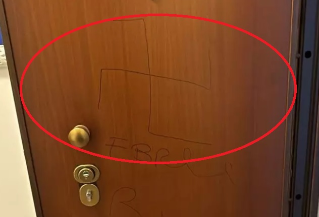 Milano – Svastiche e minacce sulla porta di due donne ebree: disposta la vigilanza. Cosa è successo