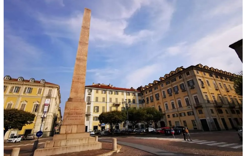 Torino – Quadrilatero Romano, da cuore pulsante a quartiere ‘fantasma’: il turismo spinge fuori i residenti: “Ci sono solo Airbnb”