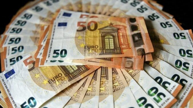 Quanti soldi hanno in banca gli Italiani? 4 su 5 meno di 12mila euro, mentre 1100 miliardi di euro sono fermi. Un’enorme sproporzione