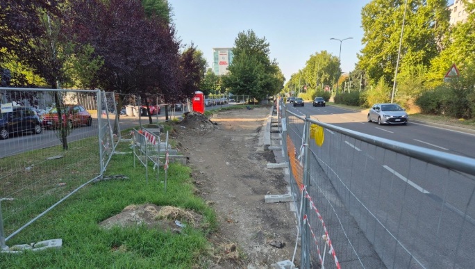 Milano – In viale Fulvio Testi rimossi 15 parcheggi per aumentare il verde urbano. E scoppia la polemica