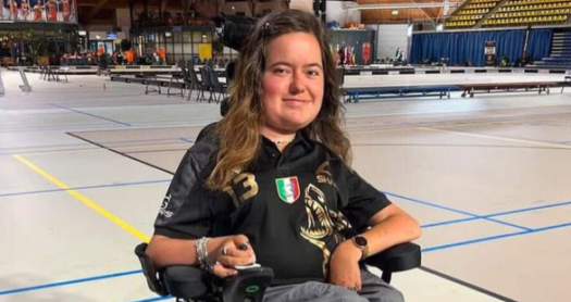 Milano – Ha la carrozzina troppo grande, Ryanair lascia a terra ragazza disabile. Scoppia la polemica