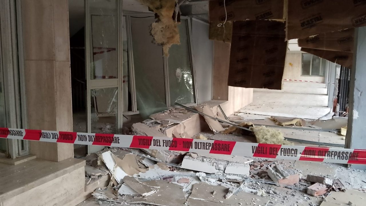 Latina sotto assedio per la guerra tra bande: 4 bombe esplose in 10 giorni