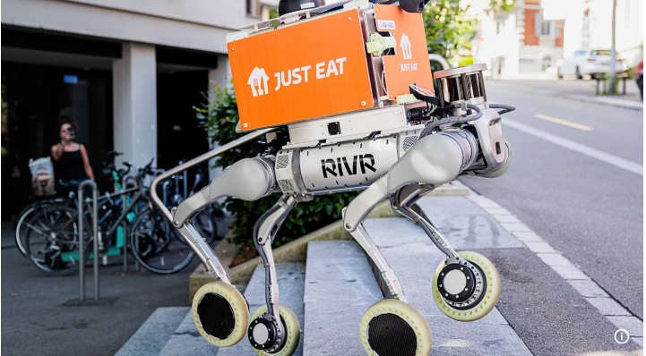 A Zurigo cani robot portano il cibo di Just Eat – “Rivoluzione nelle consegne, presto anche nelle altre cità europee”