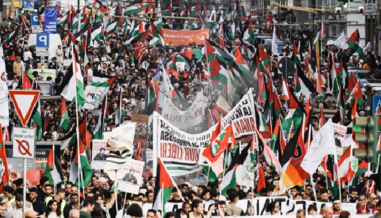 Milano – In migliaia alla manifestazione pro Palestina: scontri con la Polizia
