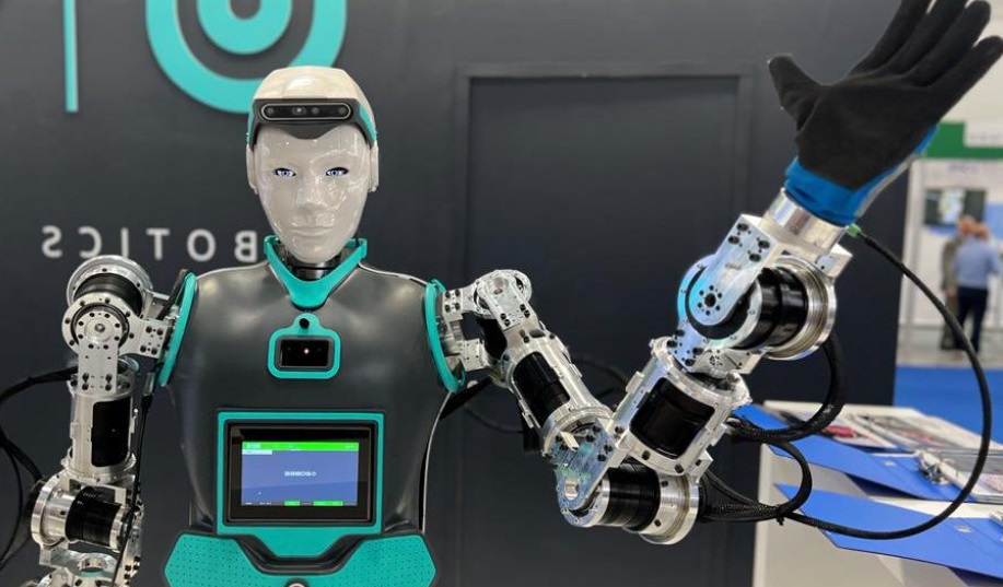 A Torino nasce la prima fabbrica italiana con robot umanoidi – “RoBee” rivoluzionerà il mondo del lavoro: il progetto