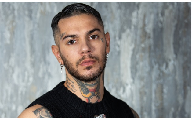 Miano – Emis Killa truffato: “Ho donato soldi per una bambina malata, ma la raccolta era una truffa”. La denuncia