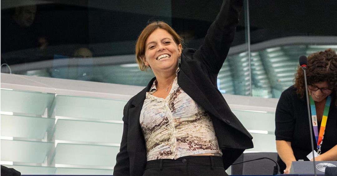 Ilaria Salis salva per un voto: sì dell’Europarlamento all’immunità