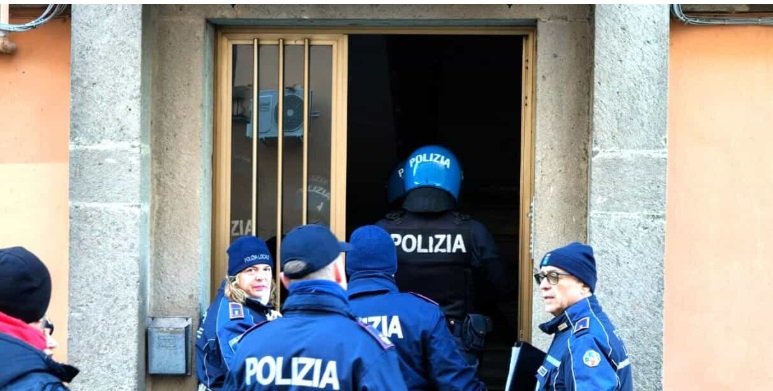 A Torino sgomberato alloggio occupato da 4 anni- L’intervento delle Forze dell’ordine