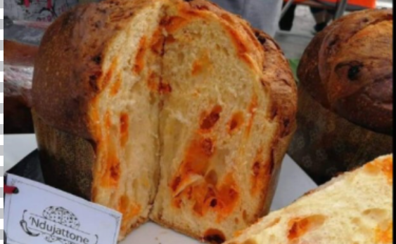 Milano – C’è anche il Panettone alla pancetta e quello alla ‘Nduja: le novità più strane del Natale 2025