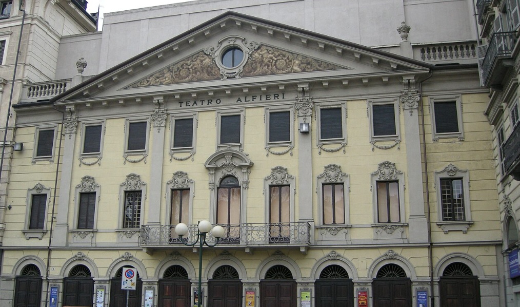 Torino – Incendio al Teatro Alfieri. Stabile evacuato: cosa è successo