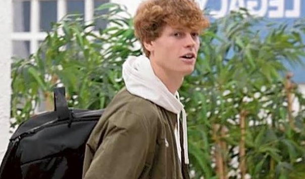 A Torino è arrivato Jannik Sinner – Il Campione è in centro città, atteso dai tifosi