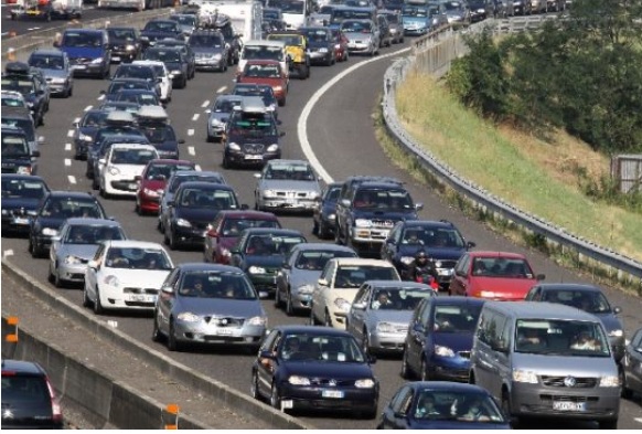 Milano – Caos in Tangenziale: incidente provoca 9 chilometri di coda