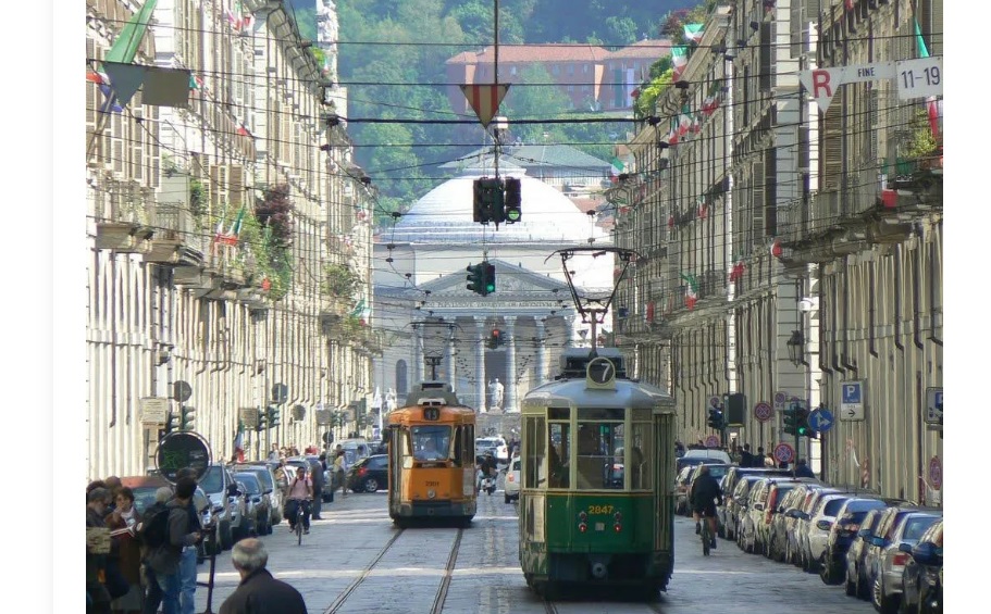 Torino – Via Po pedonale, scoppia la polemica dei commercianti: “Un disastro, siamo già stati penalizzati dai cantieri”